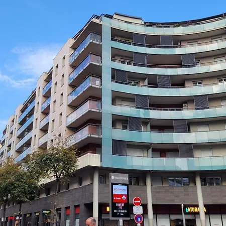 Pretty Flat, 100m Promenade In City Center アパート